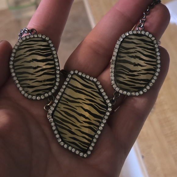 Zebra Pattern Necklace with Rhinestones - Picture 4 of 5